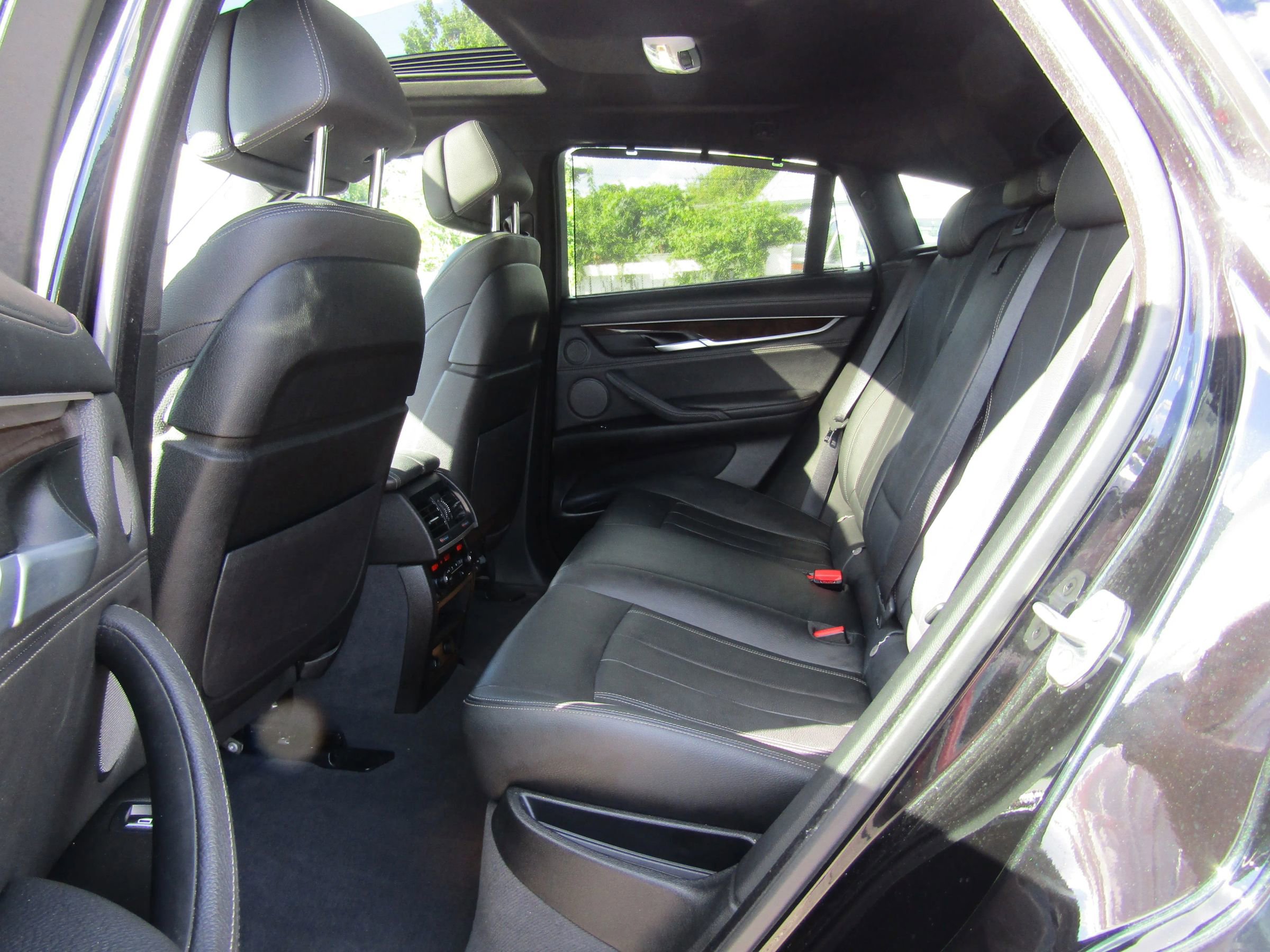 Used 2017 BMW X6 xDrive50i image 16