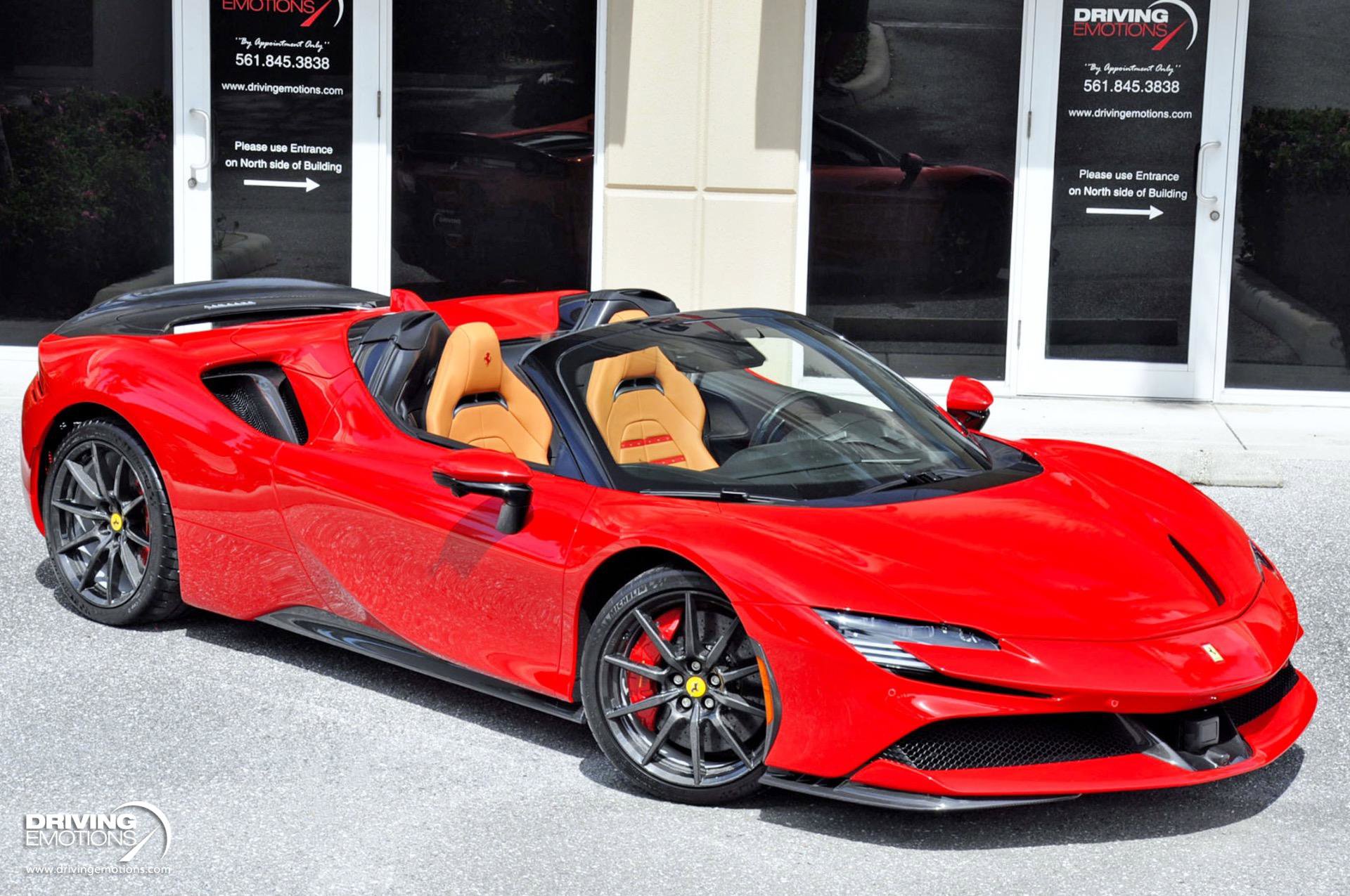 Used 2023 Ferrari SF90 Spider image 3