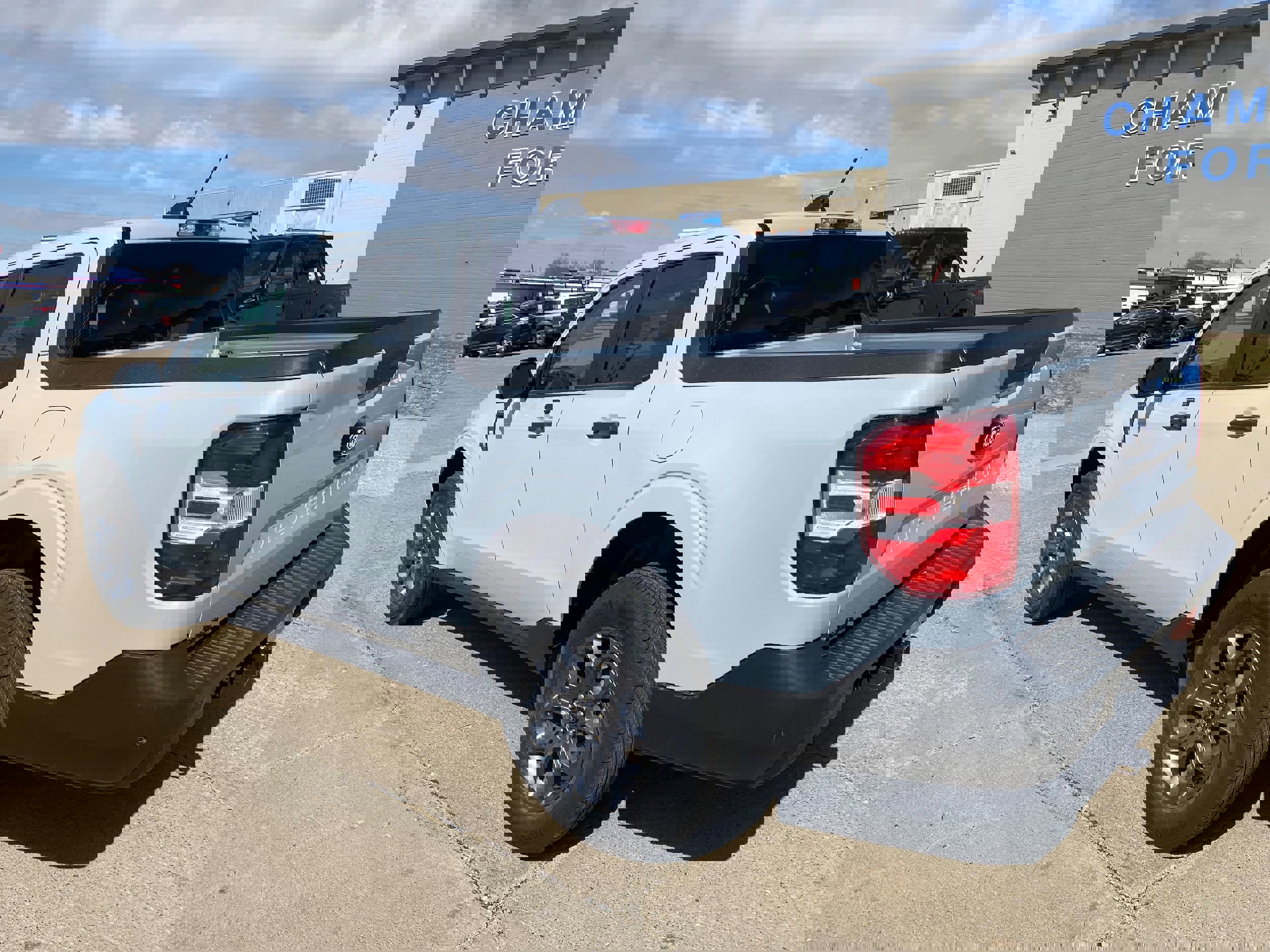 New 2026 Ford Maverick XLT w/ XLT Luxury Package image 9