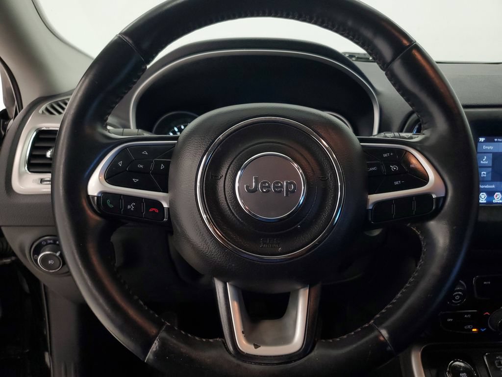 Used 2017 Jeep Compass Latitude w/ Popular Equipment Group AWD/4WD image 16