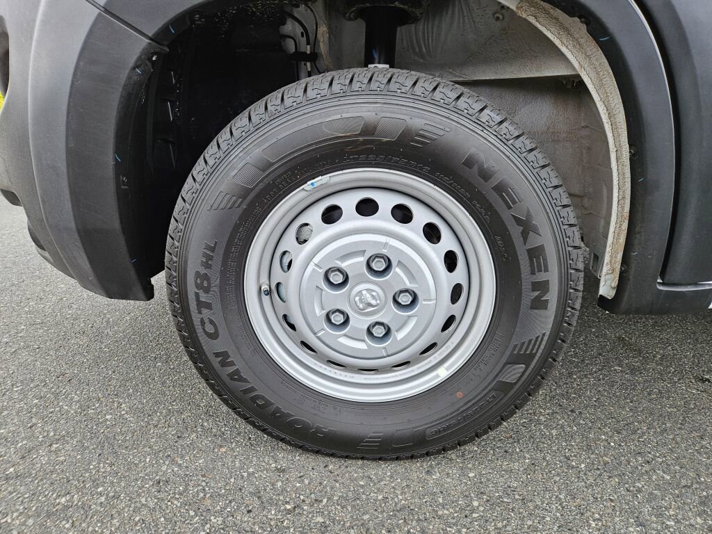 Used 2025 RAM ProMaster 2500 FWD image 9