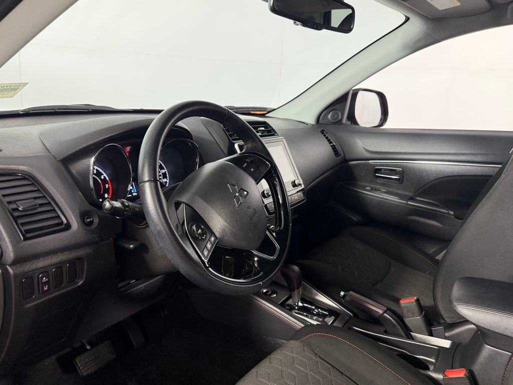 Used 2025 Mitsubishi Outlander Sport LE image 22