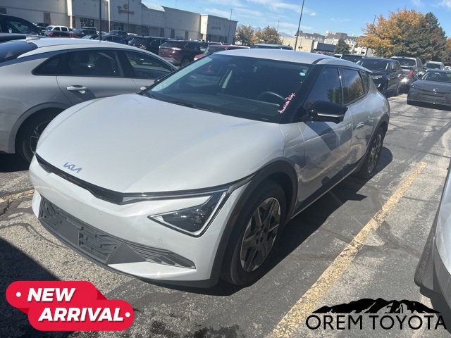 Used 2025 Kia EV6 Light w/ Light LR Technology Package AWD/4WD image 2