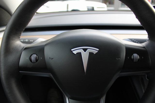 Used 2023 Tesla Model Y Long Range image 10