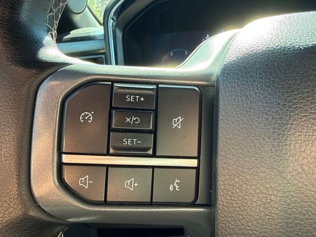 Used 2025 Ford F350 Lariat w/ Black Appearance Package AWD/4WD image 28
