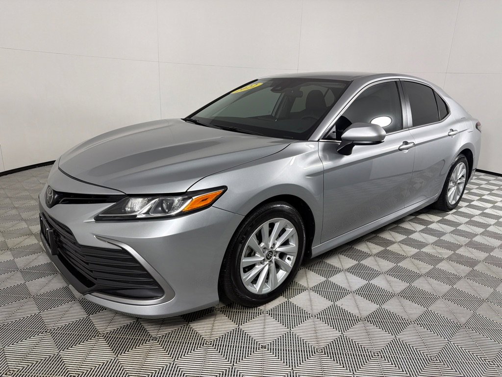 Used 2022 Toyota Camry LE FWD image 9