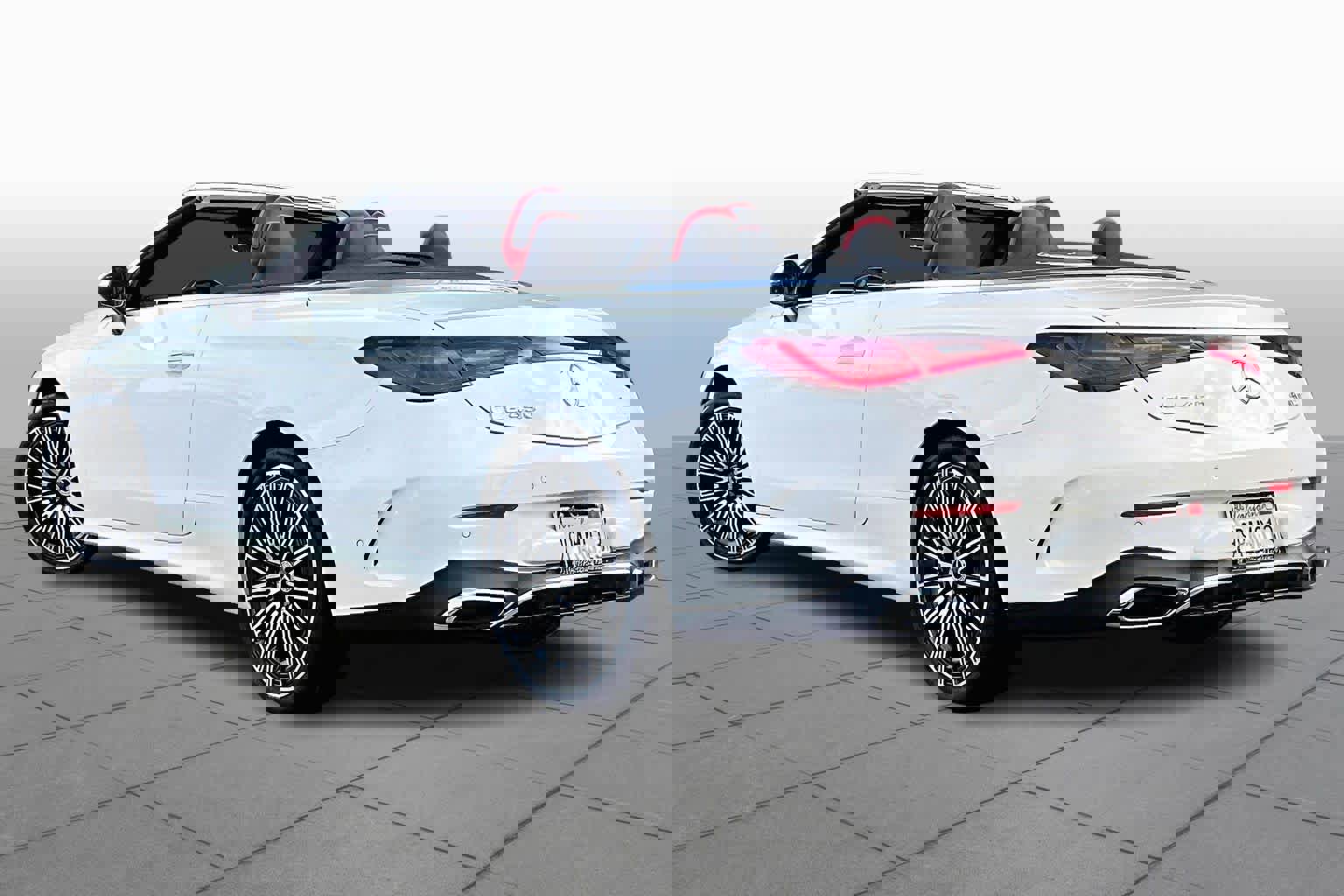 Used 2024 Mercedes-Benz CLE 450 4MATIC Cabriolet image 11