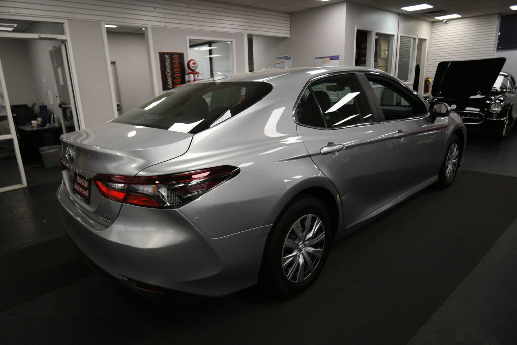 Used 2023 Toyota Camry LE FWD image 8