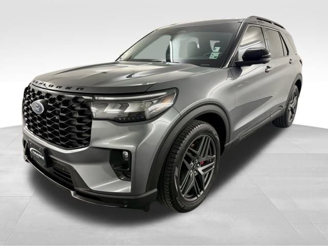 Used 2025 Ford Explorer ST-Line w/ Premium Package image 4