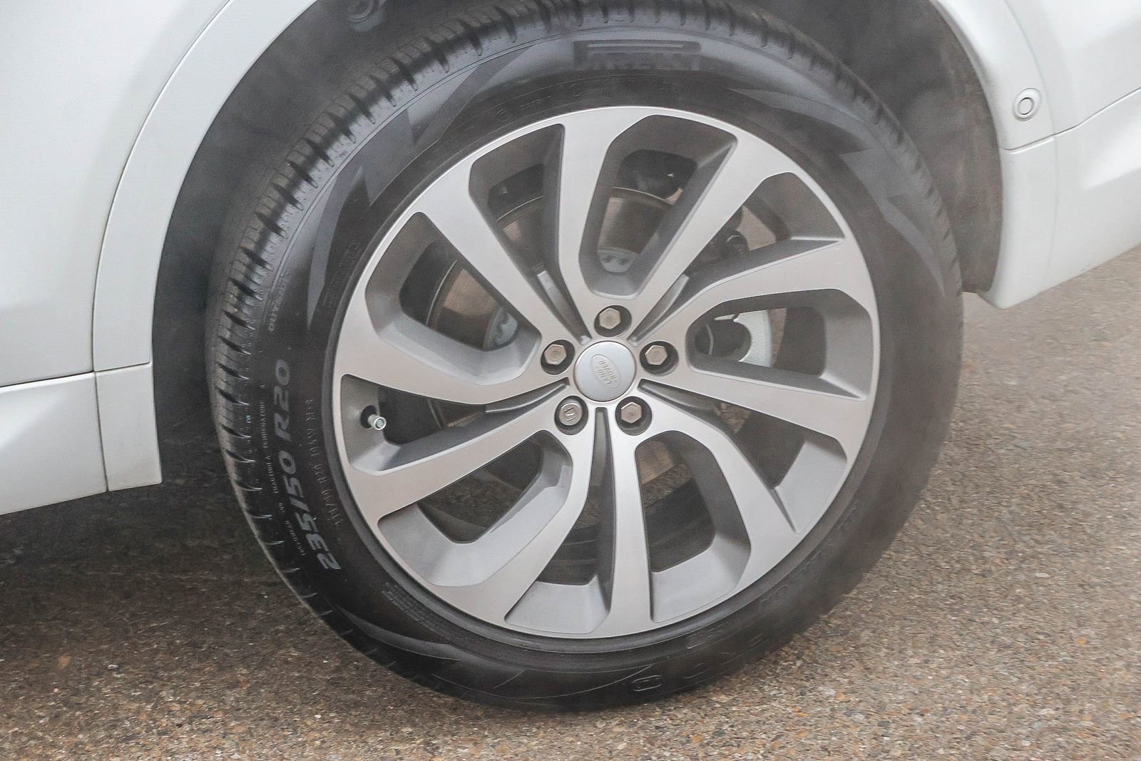 Used 2025 Land Rover Discovery Sport S image 10