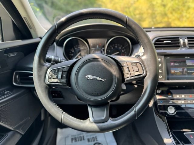 Used 2018 Jaguar XE Premium AWD/4WD image 22