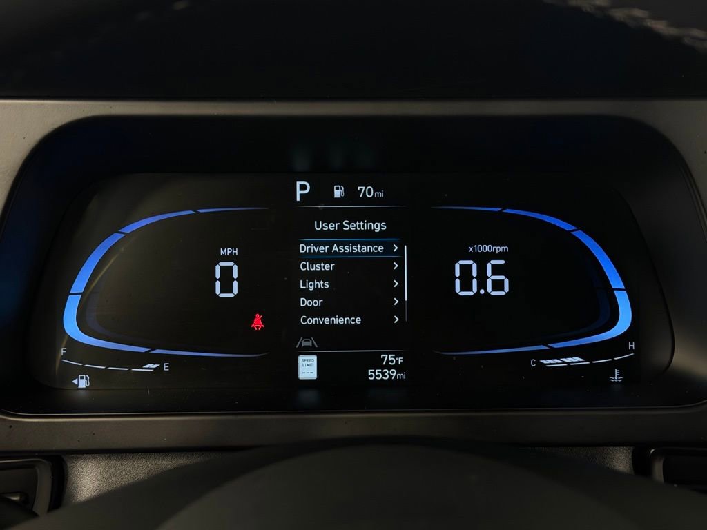 Used 2025 Hyundai Elantra Sport image 16