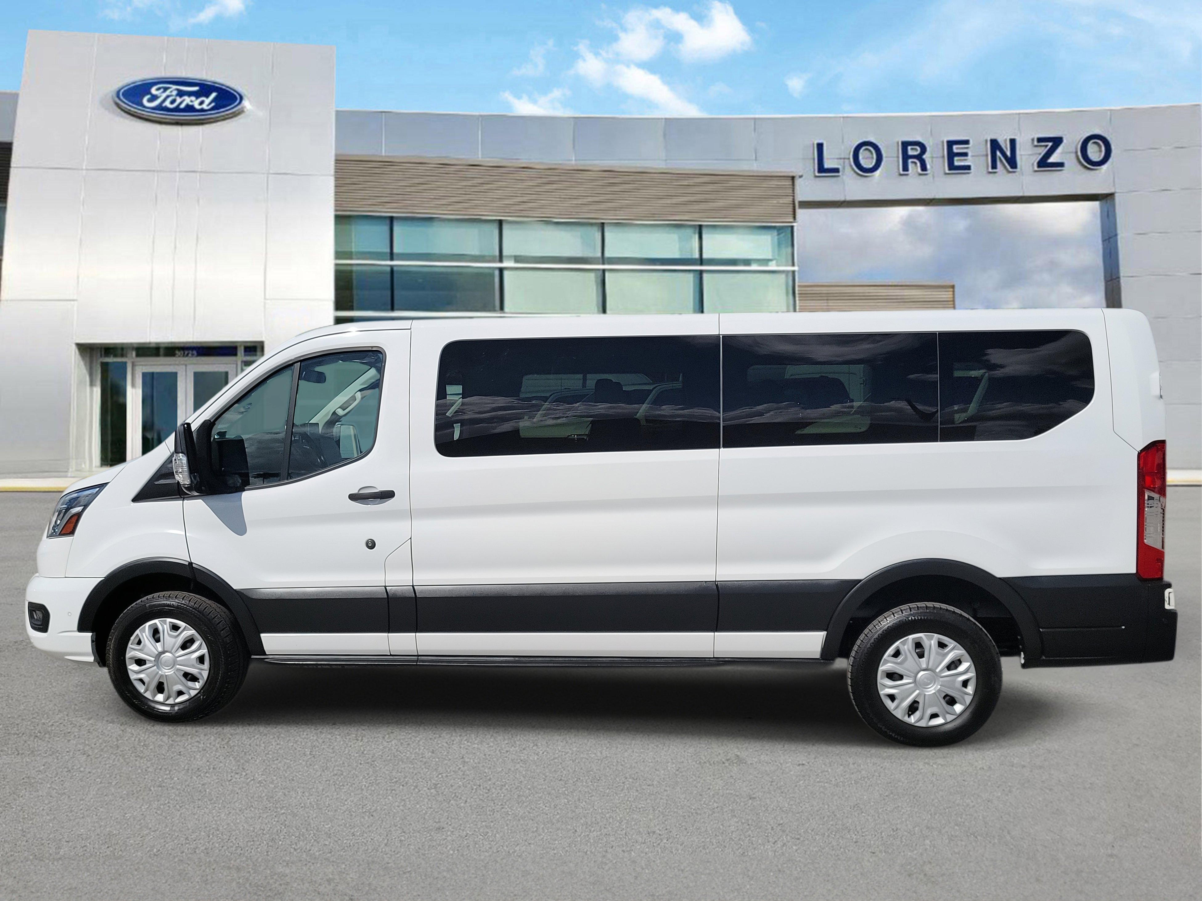 Used 2023 Ford Transit 350 XLT image 8