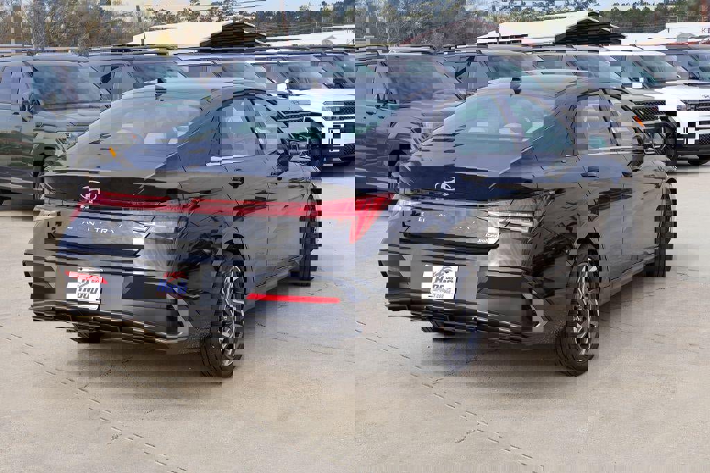 New 2026 Hyundai Elantra Limited image 23