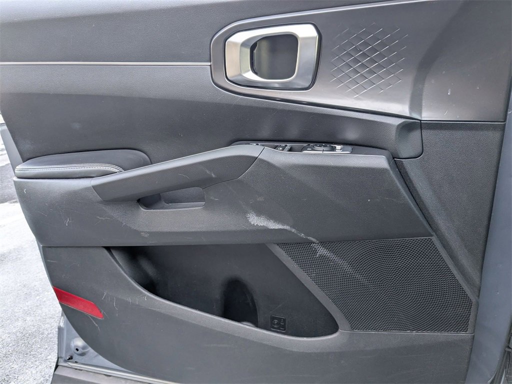 Used 2024 Kia Sorento S image 13