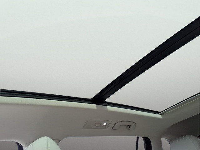 Certified 2024 Volkswagen Tiguan SE AWD/4WD image 18