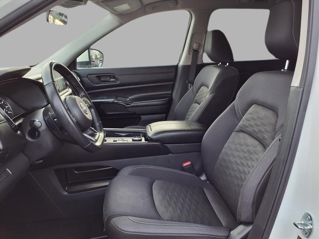 Certified 2024 Nissan Pathfinder SV image 21