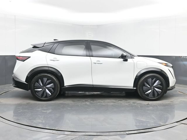 Used 2023 Nissan Ariya AWD image 11
