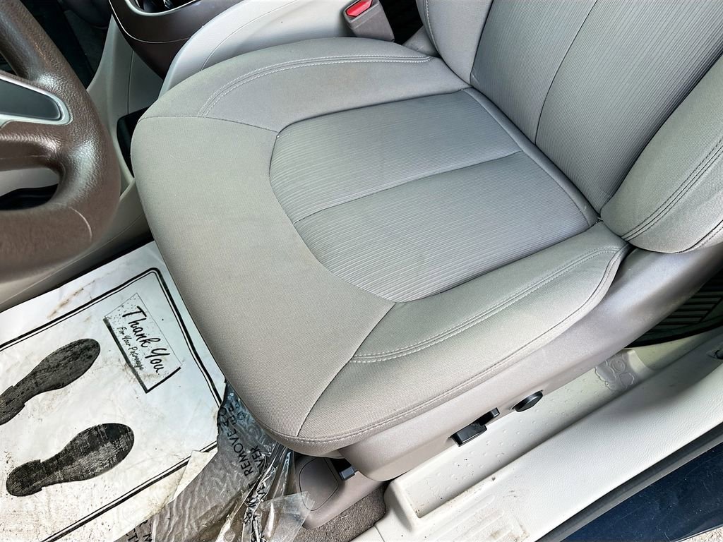 Certified 2020 Chrysler Pacifica Touring image 18