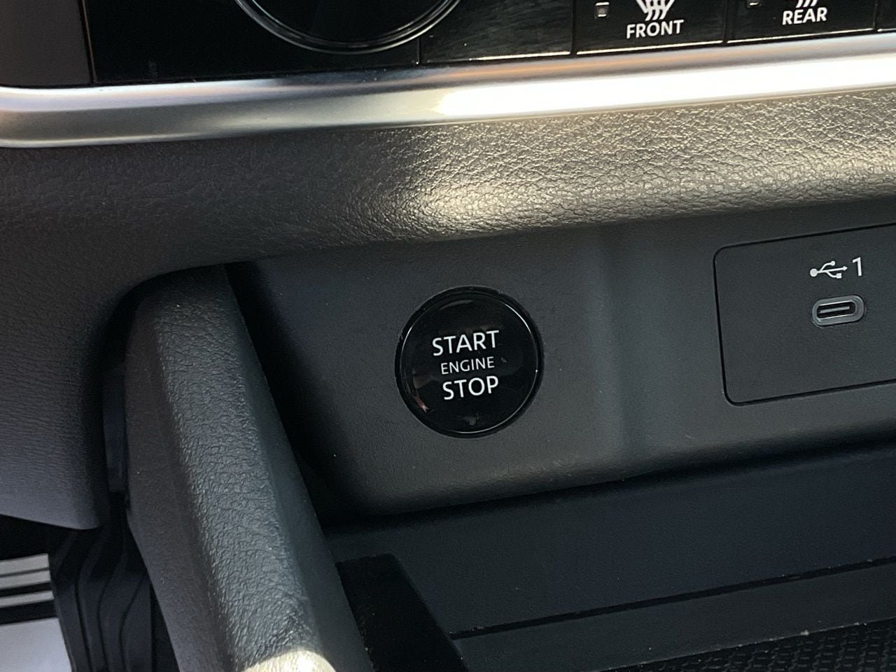 Used 2025 Nissan Rogue SV FWD image 27