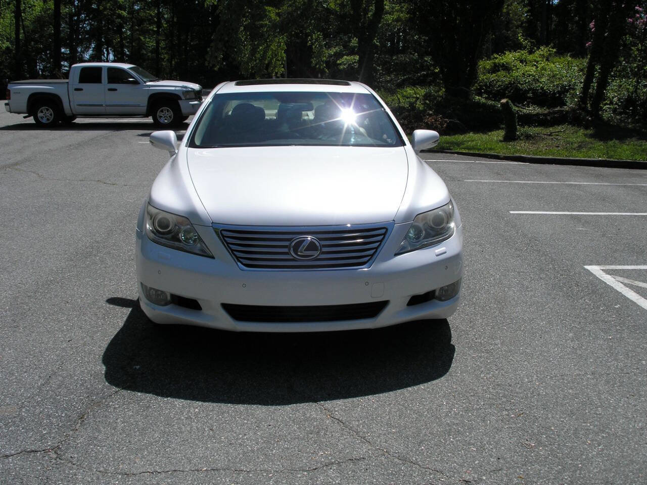 Used 2010 Lexus LS 460 image 2
