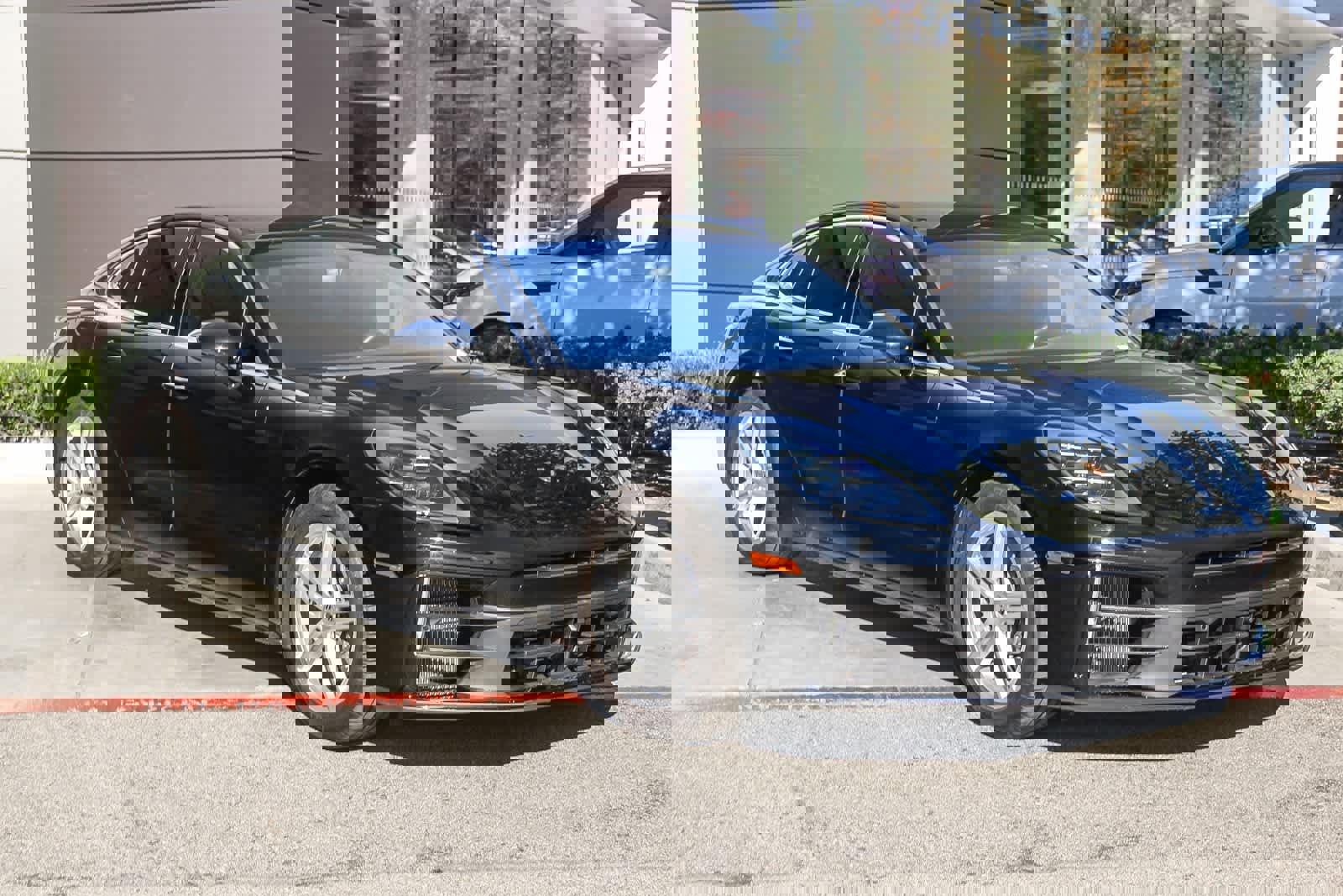 Used 2025 Porsche Panamera 4 image 3