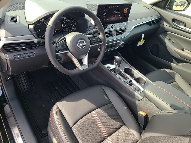 New 2026 Nissan Altima 2.5 SR AWD/4WD image 13
