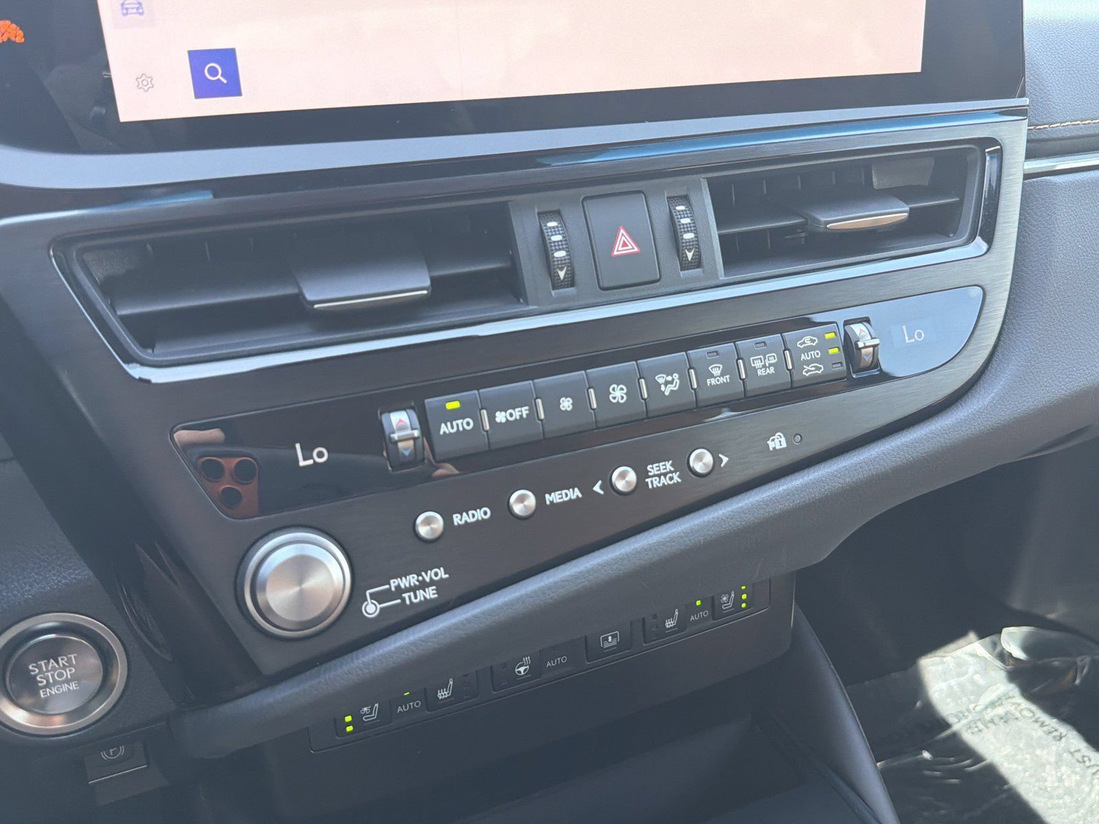 Used 2025 Lexus ES 350 w/ Premium Package FWD image 32