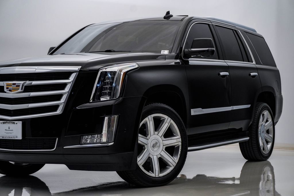 Used 2019 Cadillac Escalade Luxury AWD/4WD image 2