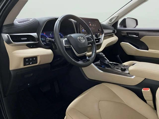 Used 2024 Toyota Highlander Limited AWD/4WD image 55