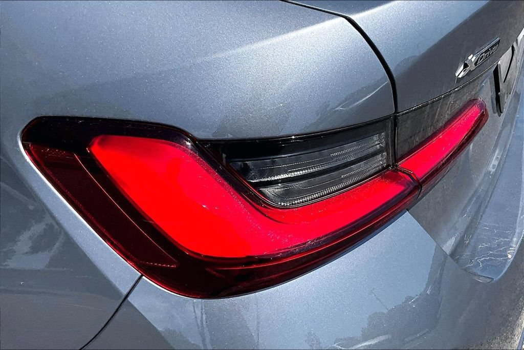 Used 2026 BMW 330i xDrive Sedan AWD/4WD image 18