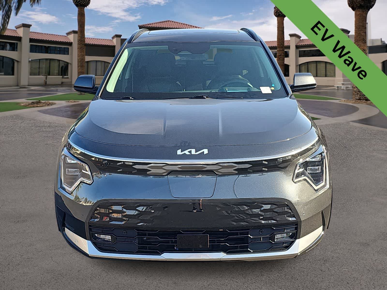 Used 2024 Kia Niro Wave FWD image 3