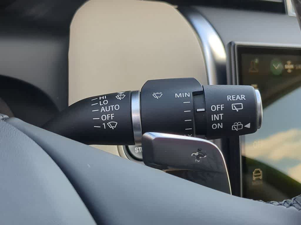 Used 2024 Land Rover Discovery Sport S image 24