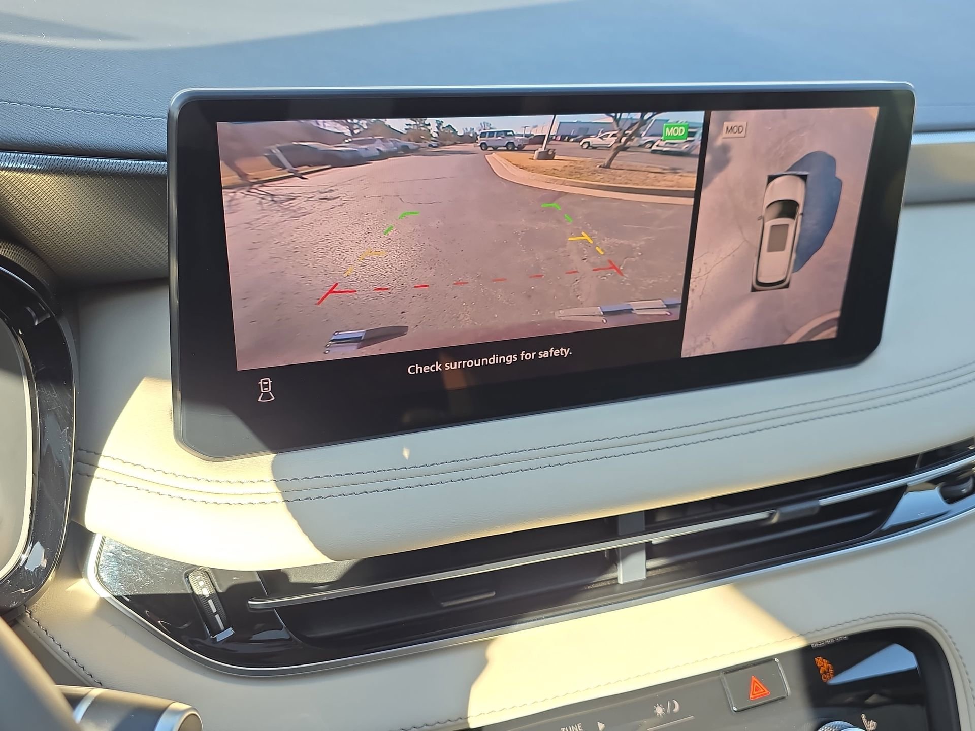 Used 2025 INFINITI QX60 Luxe w/ Cargo Package image 23