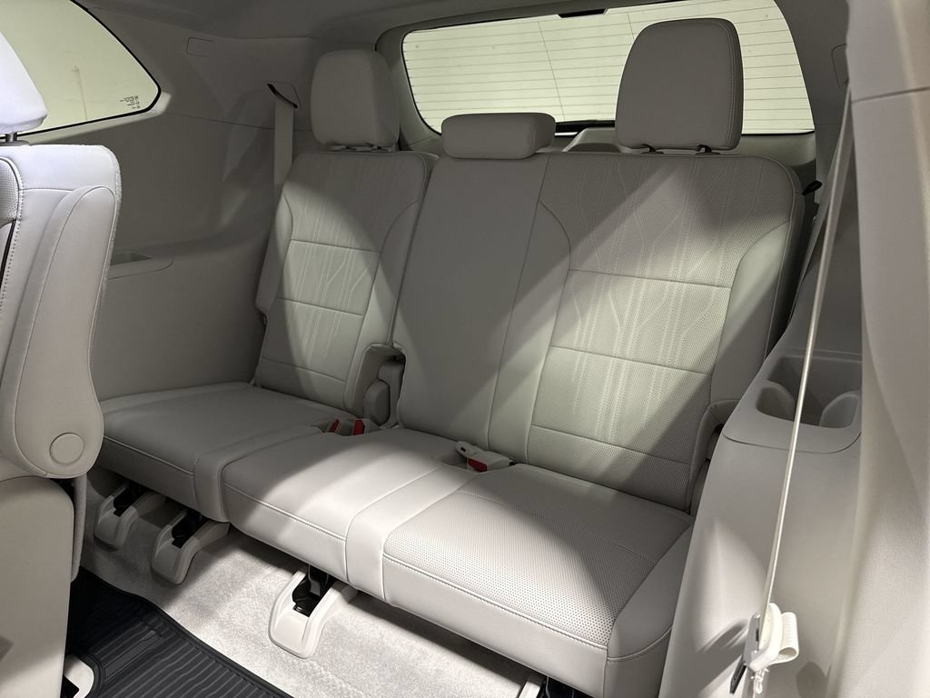 New 2026 Buick Enclave Avenir w/ Super Cruise Package AWD/4WD image 25