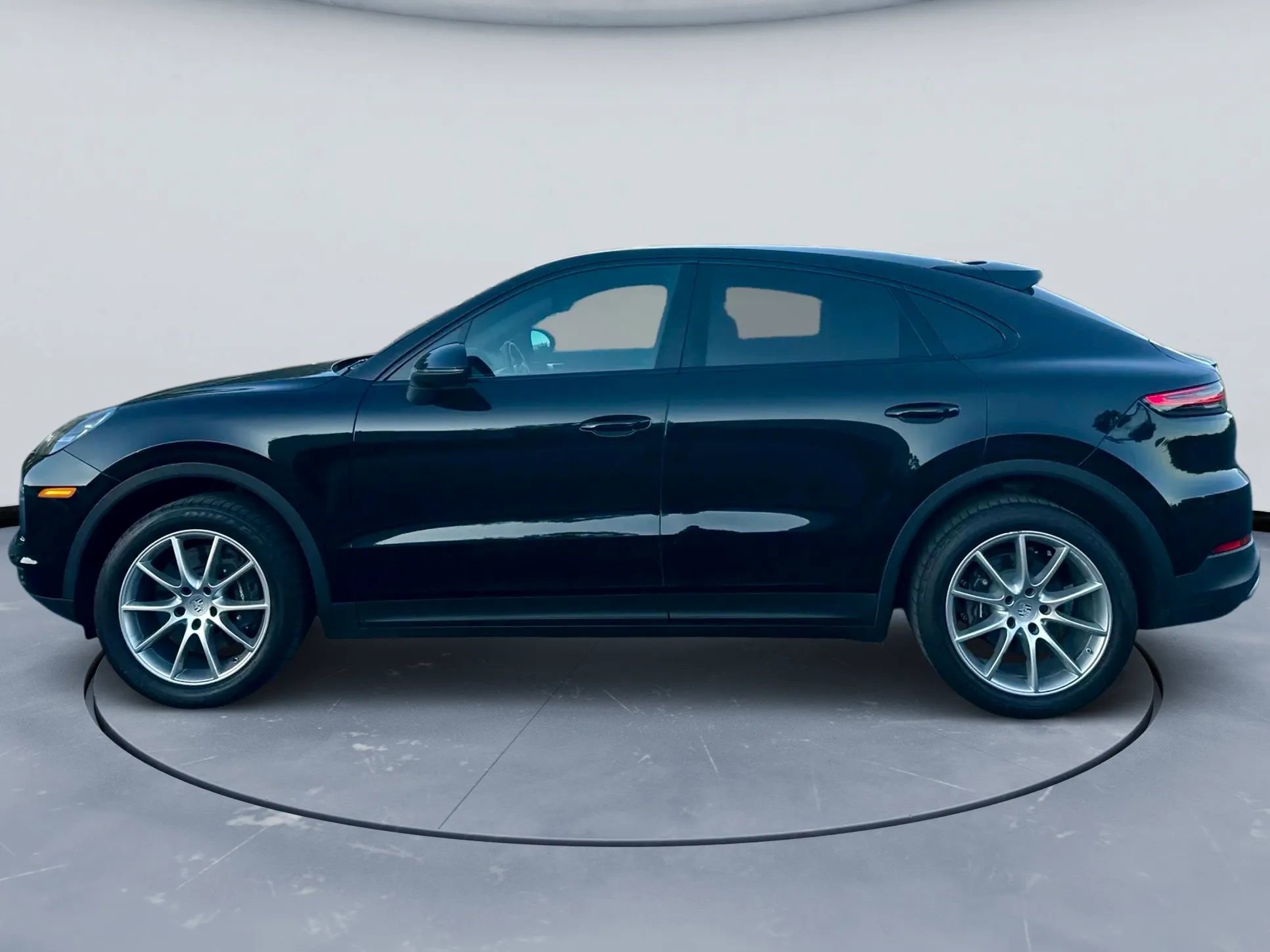Used 2021 Porsche Cayenne Coupe AWD/4WD image 3