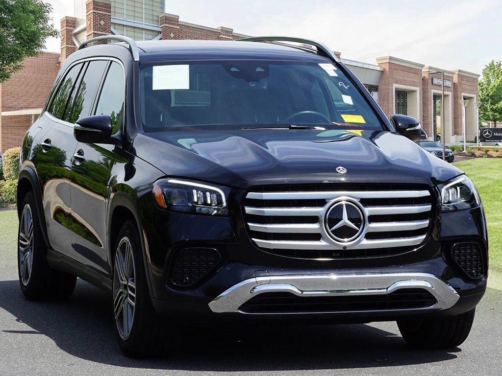 Certified 2025 Mercedes-Benz GLS 450 4MATIC image 3