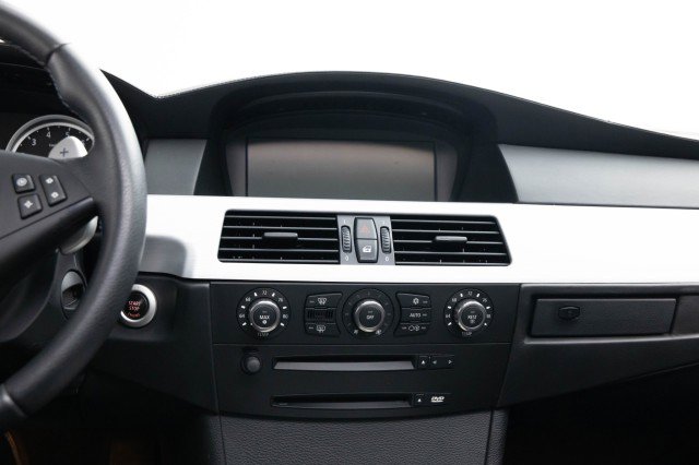 Used 2006 BMW M5 image 24