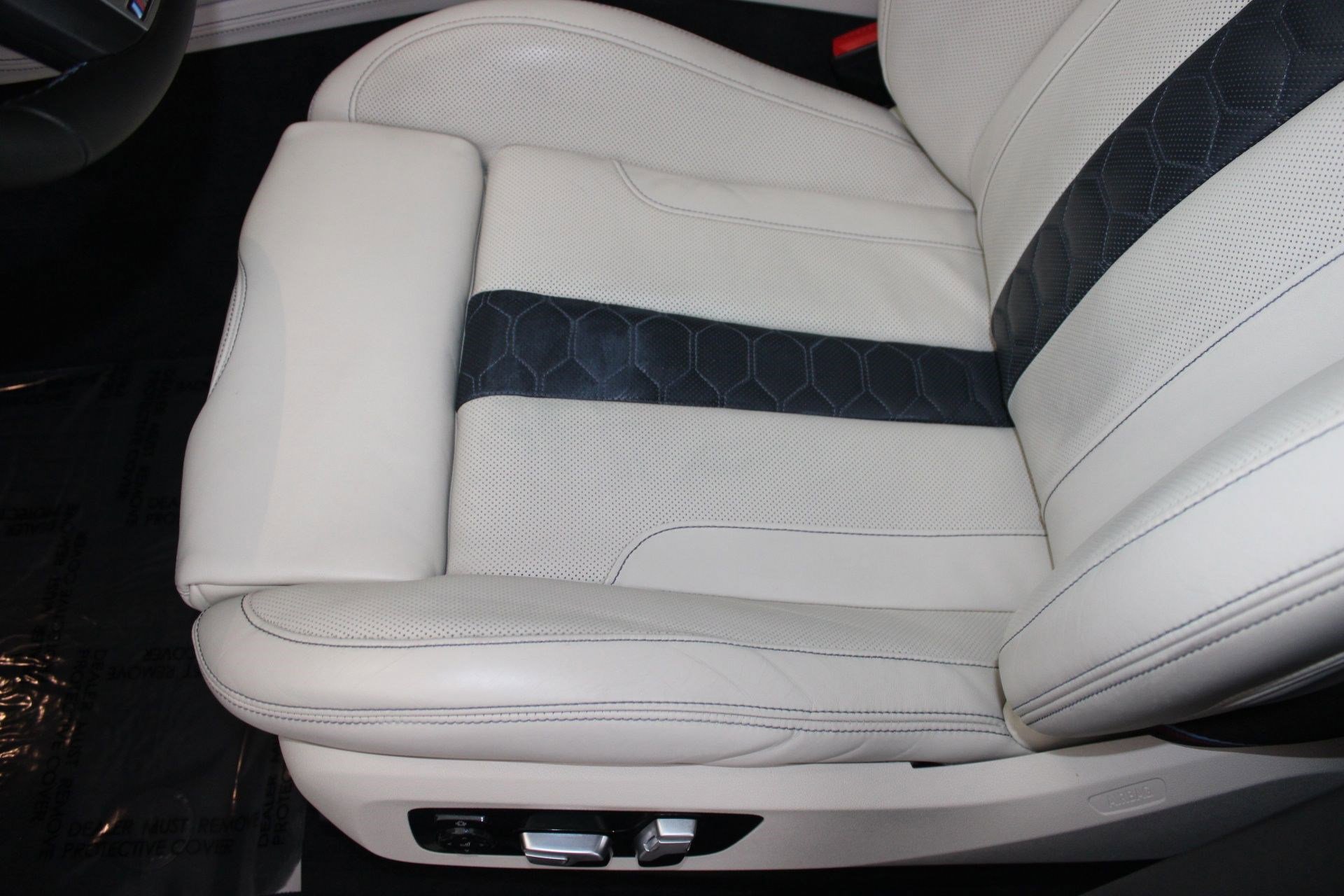 Used 2020 BMW X6 M Competition w/ Executive Package image 12