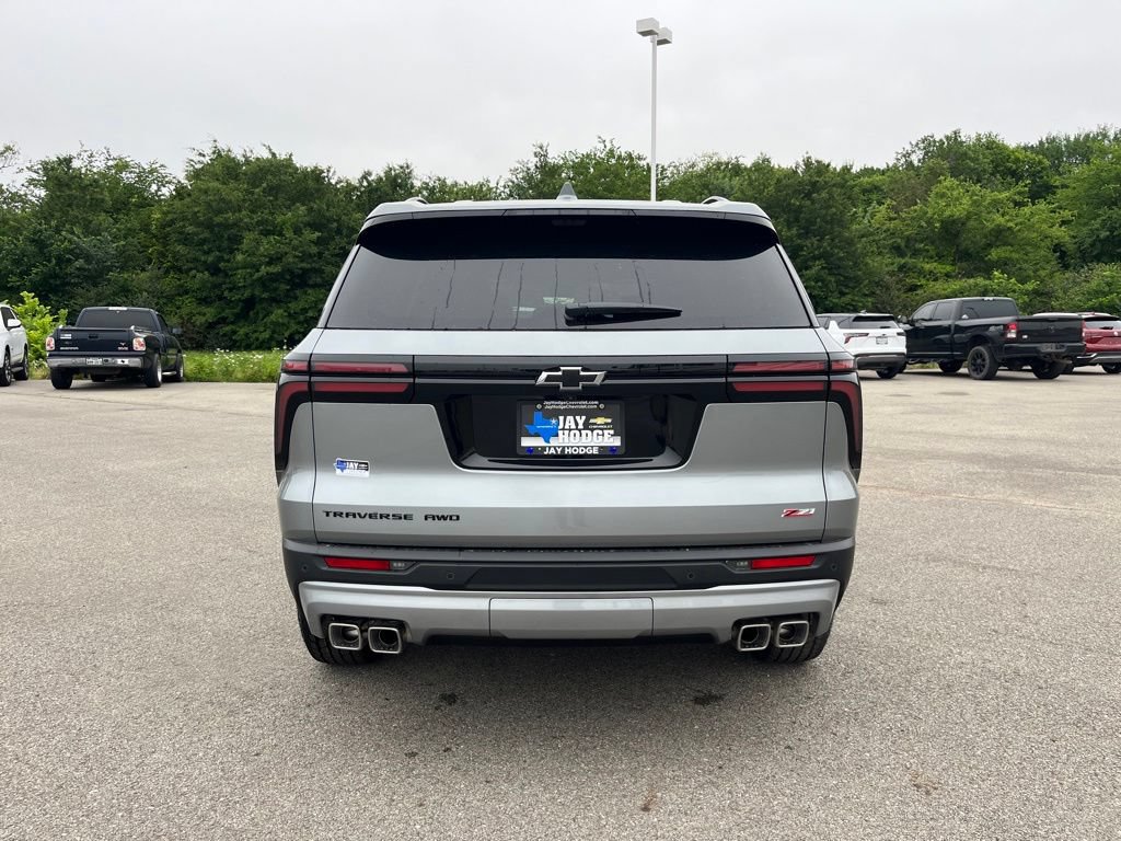New 2026 Chevrolet Traverse Z71 w/ Enhanced Driving Package AWD/4WD image 4