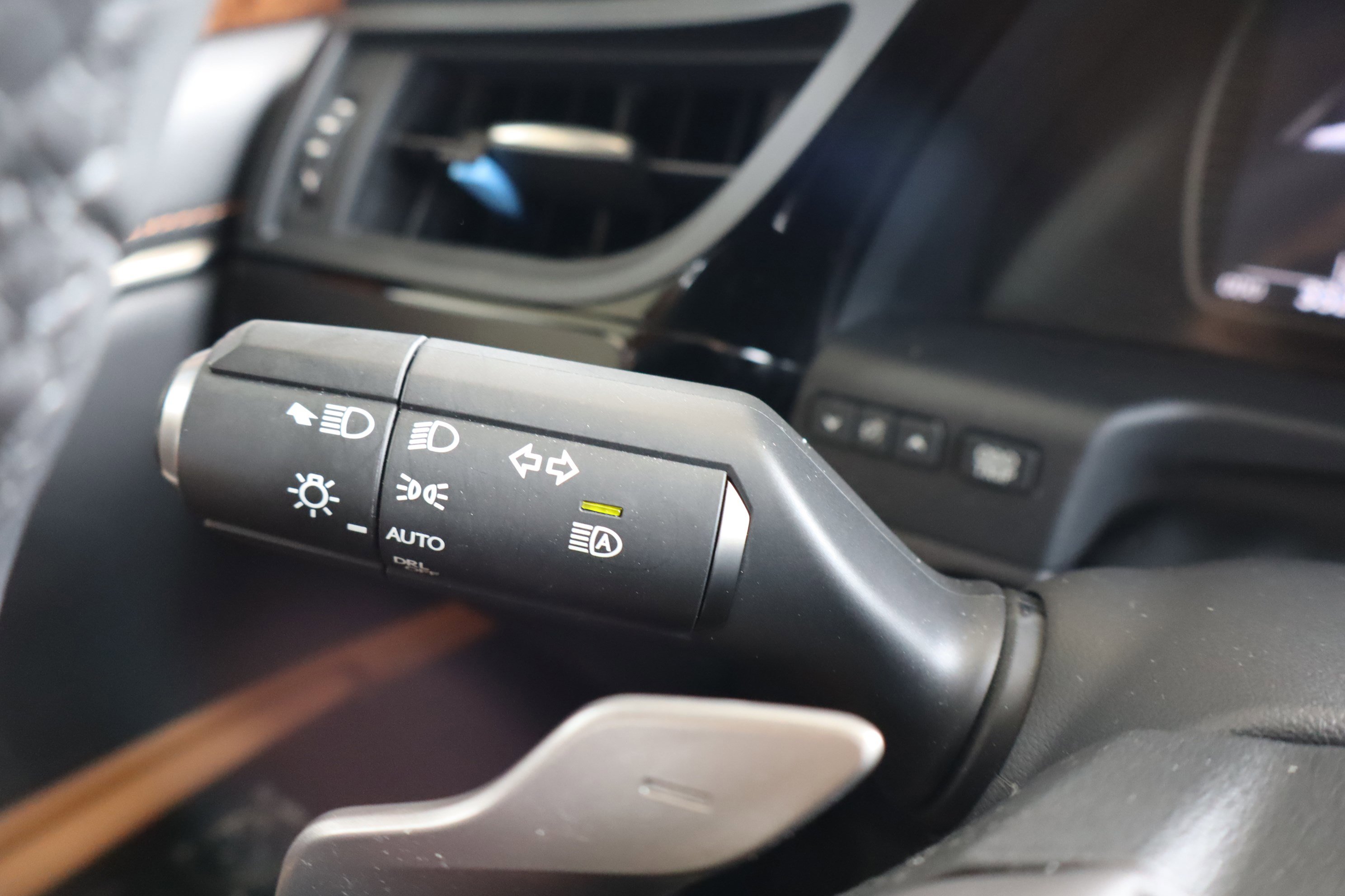 Used 2022 Lexus ES 350 w/ Premium Package image 20