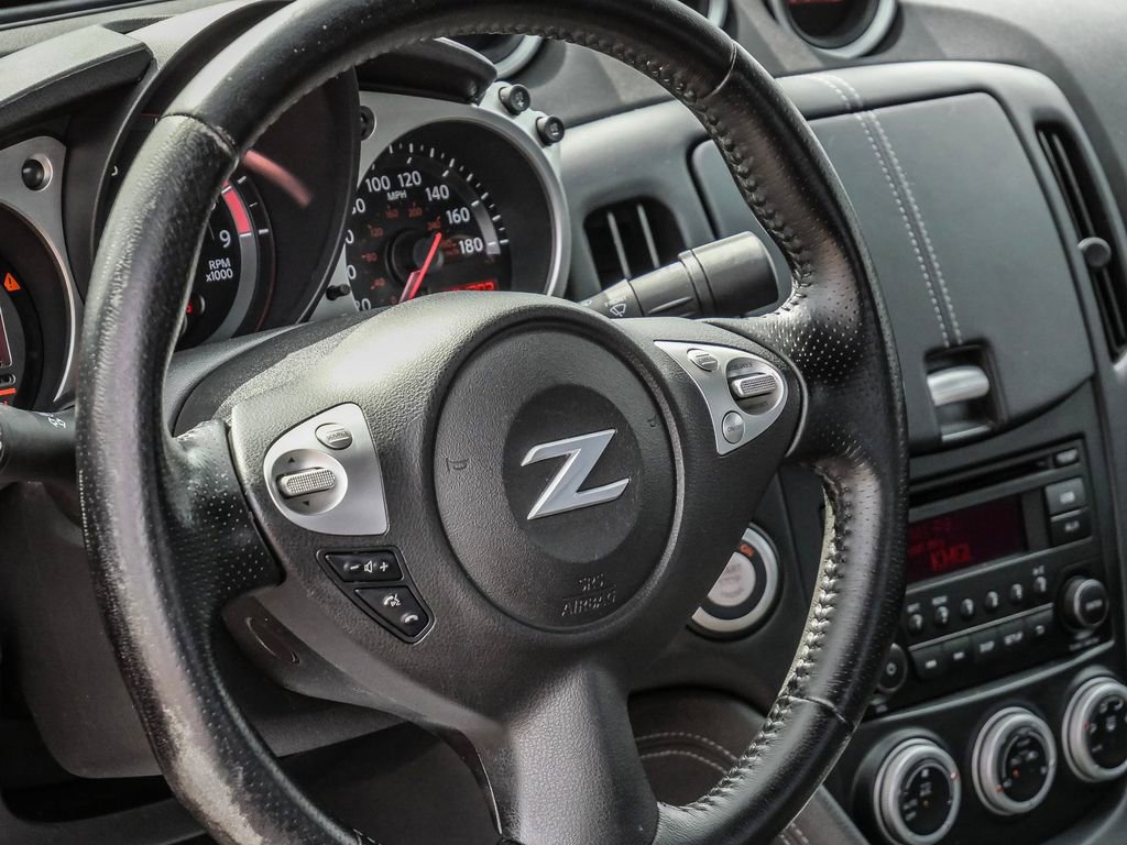 Used 2016 Nissan 370Z w/ Sport Package image 21
