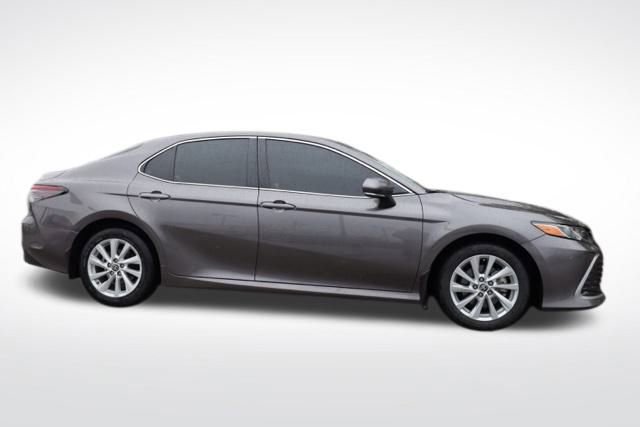 Used 2024 Toyota Camry LE image 7