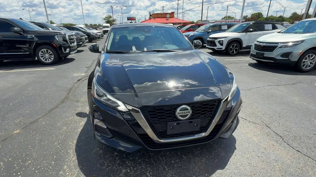 Used 2021 Nissan Altima 2.5 SR FWD image 3
