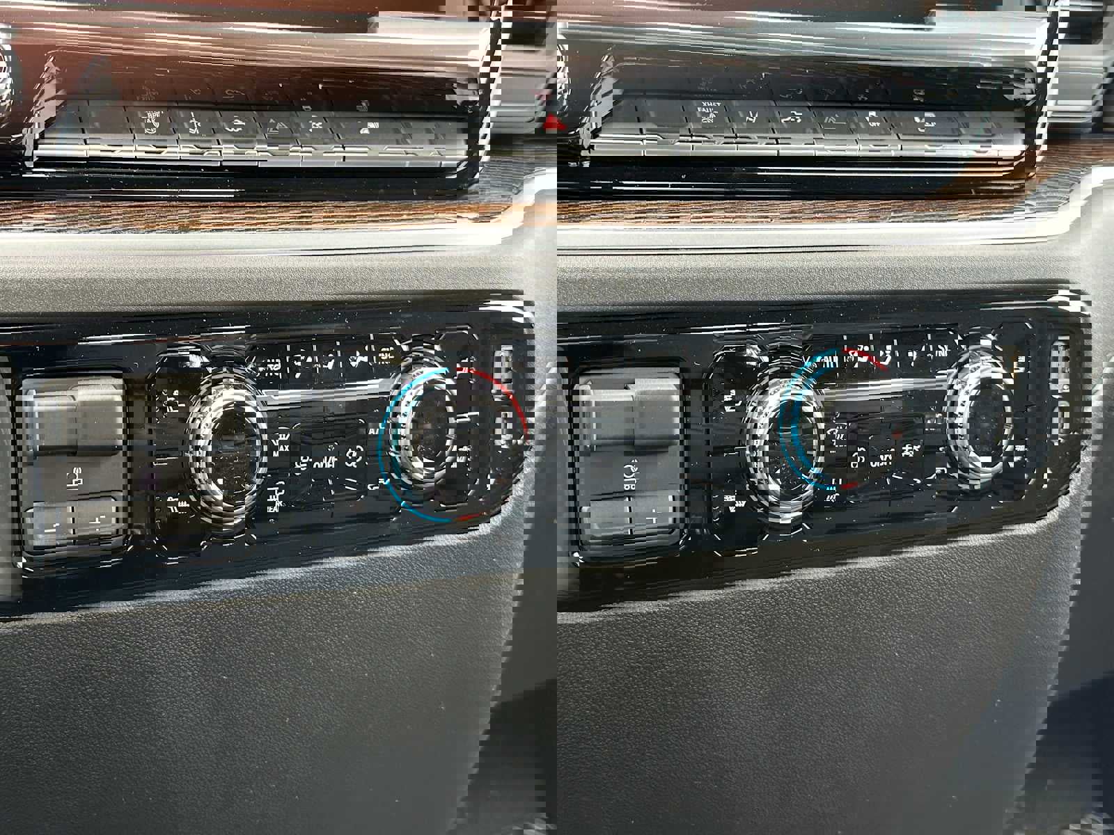 New 2025 GMC Sierra 2500 SLE w/ Preferred Package image 31