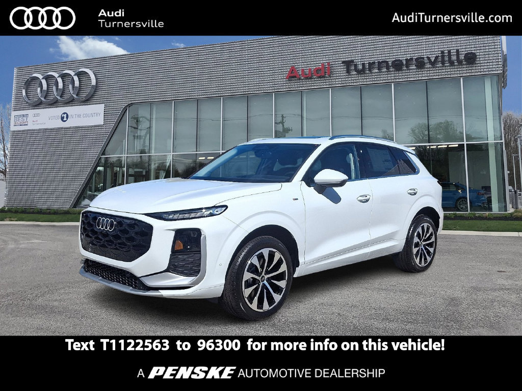 New 2026 Audi Q3 quattro 2.0T AWD/4WD image 1