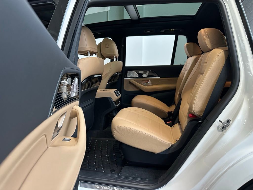 New 2026 Mercedes-Benz GLS 580 4MATIC image 17