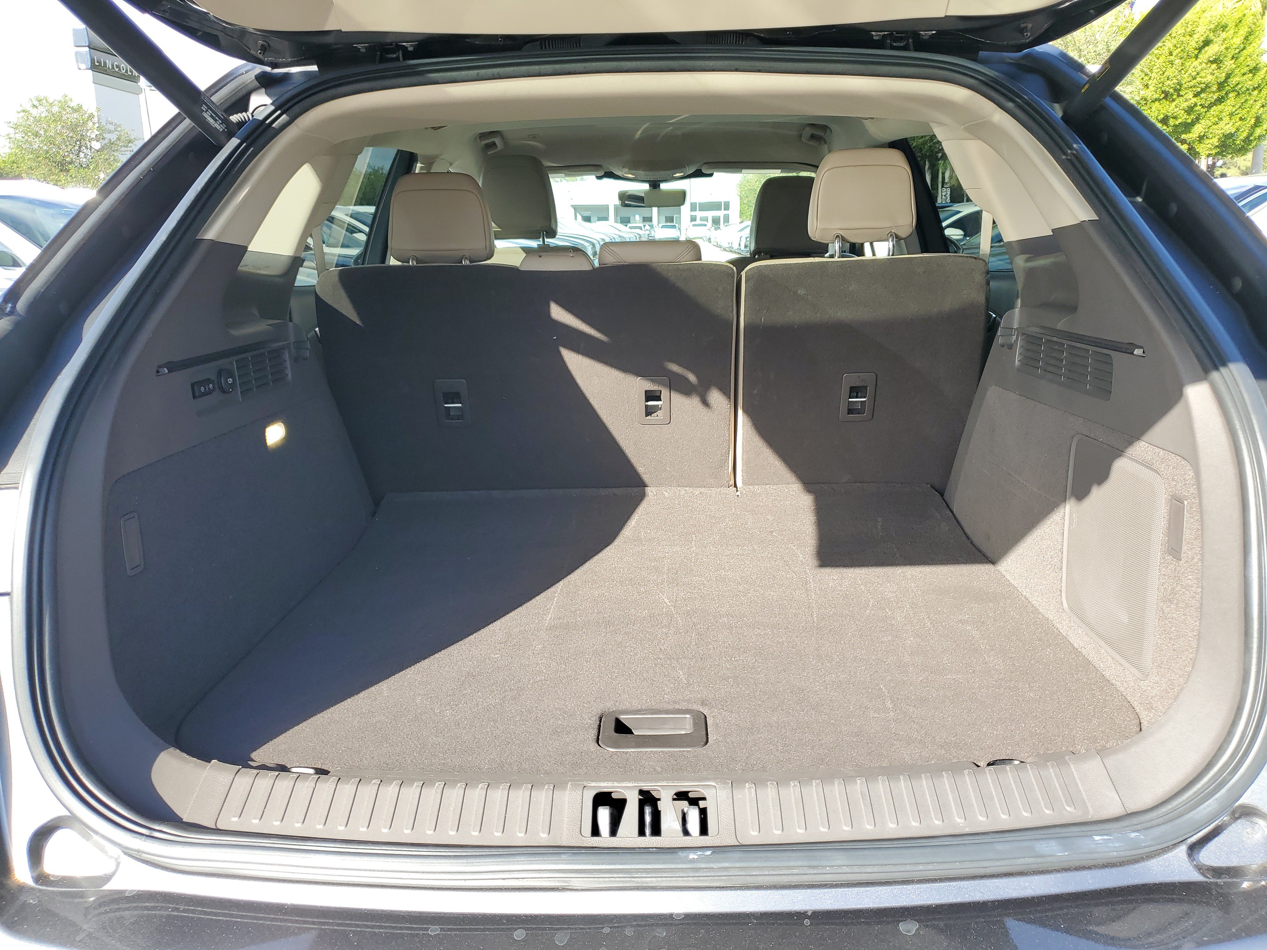 Certified 2022 Lincoln Nautilus FWD image 8