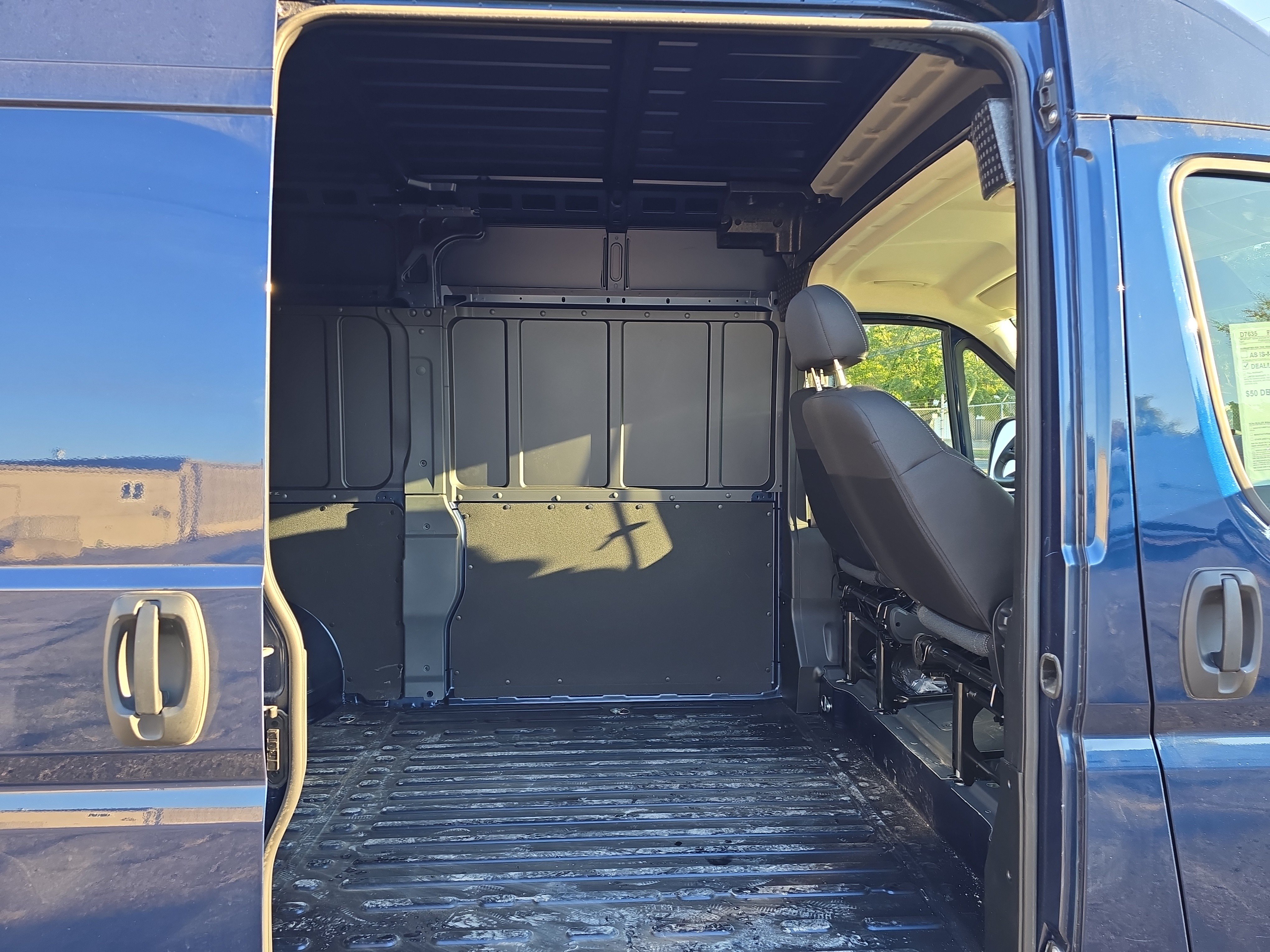Used 2025 RAM ProMaster 2500 w/ Upfitter's Prep Package FWD image 8