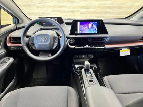 Used 2025 Toyota Prius Plug-In Hybrid FWD image 2